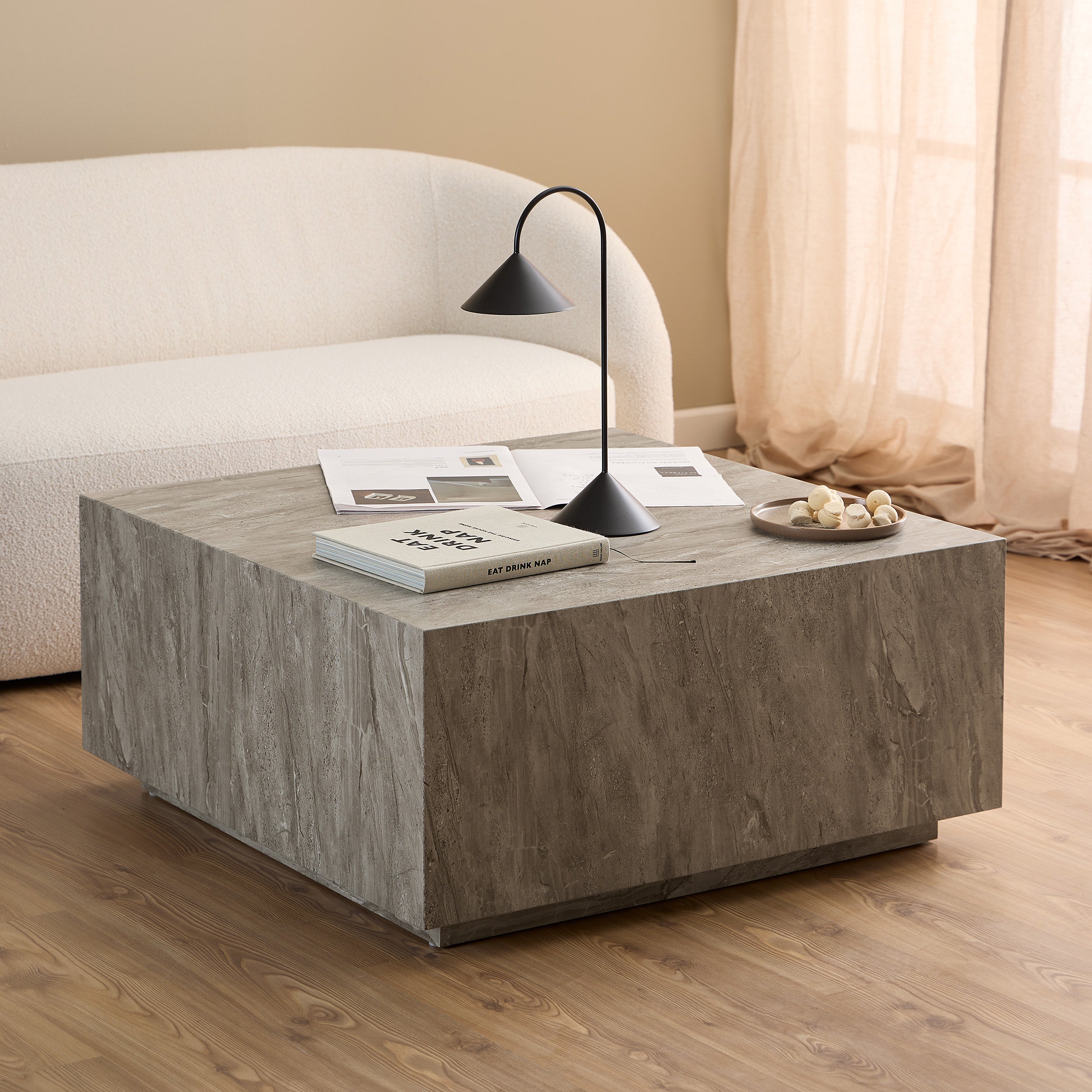 Stolik kawowy 90x42 w stylu minimalistycznym | Quadrato