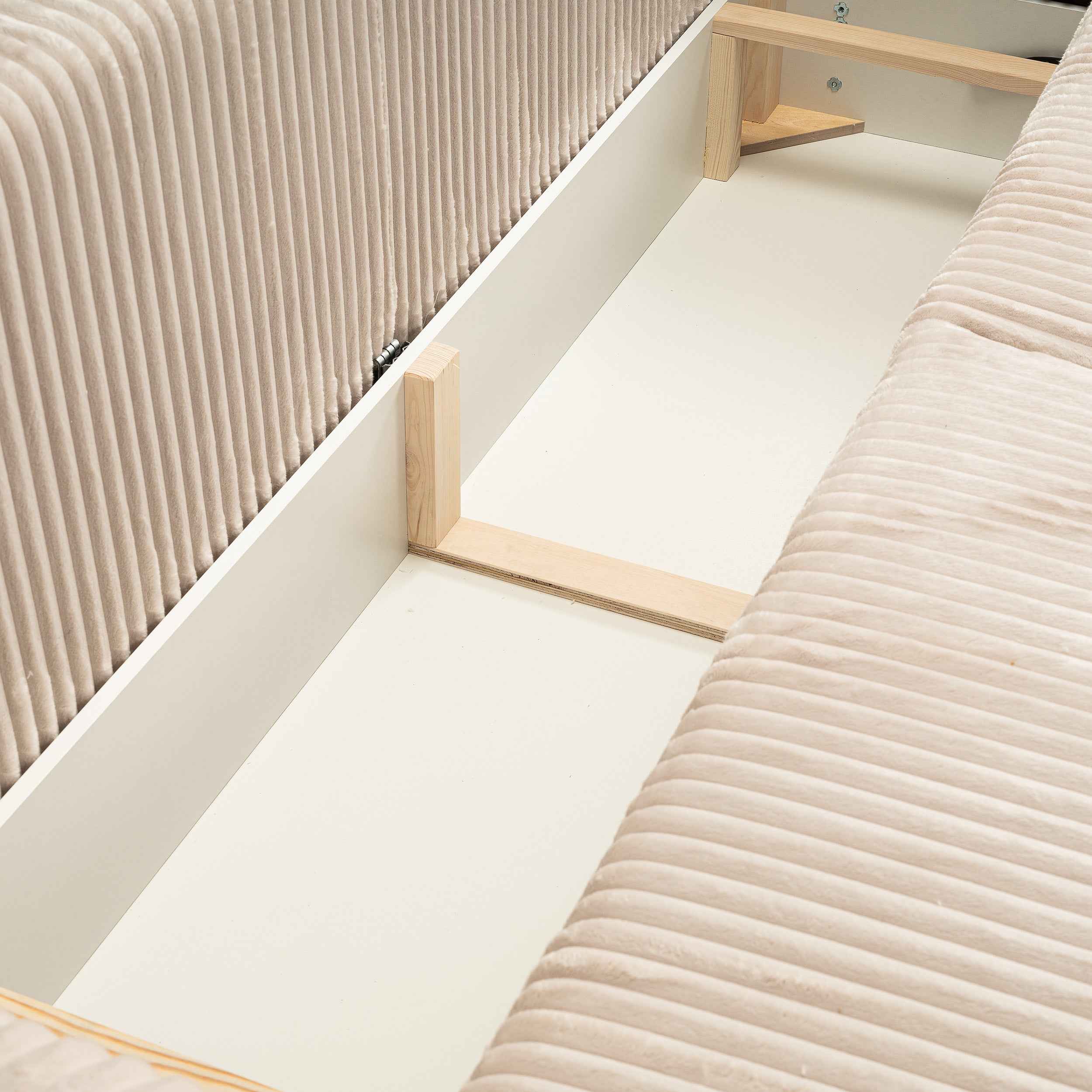 Sofa 3-osobowa z funkcją spania 145x200 z pojemnikiem w stylu nowoczesnym | ALLORO