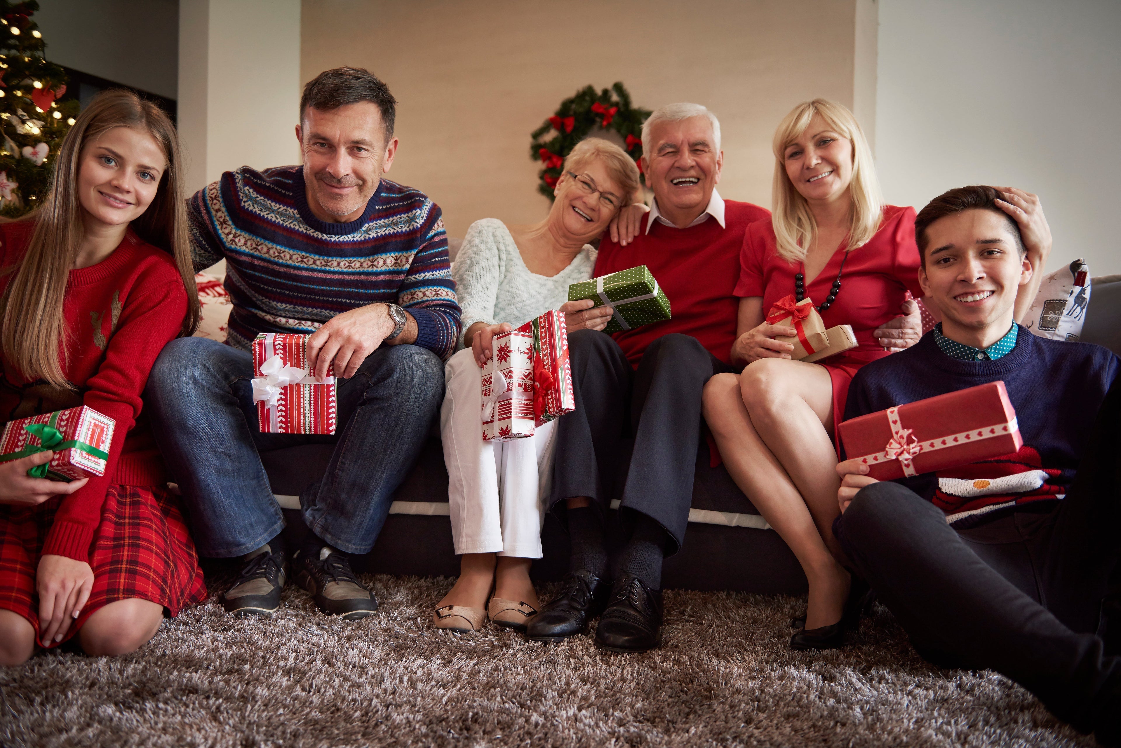 Małe mieszkanie, duże święta – aranżacja małego mieszkania na rodzinne spotkania